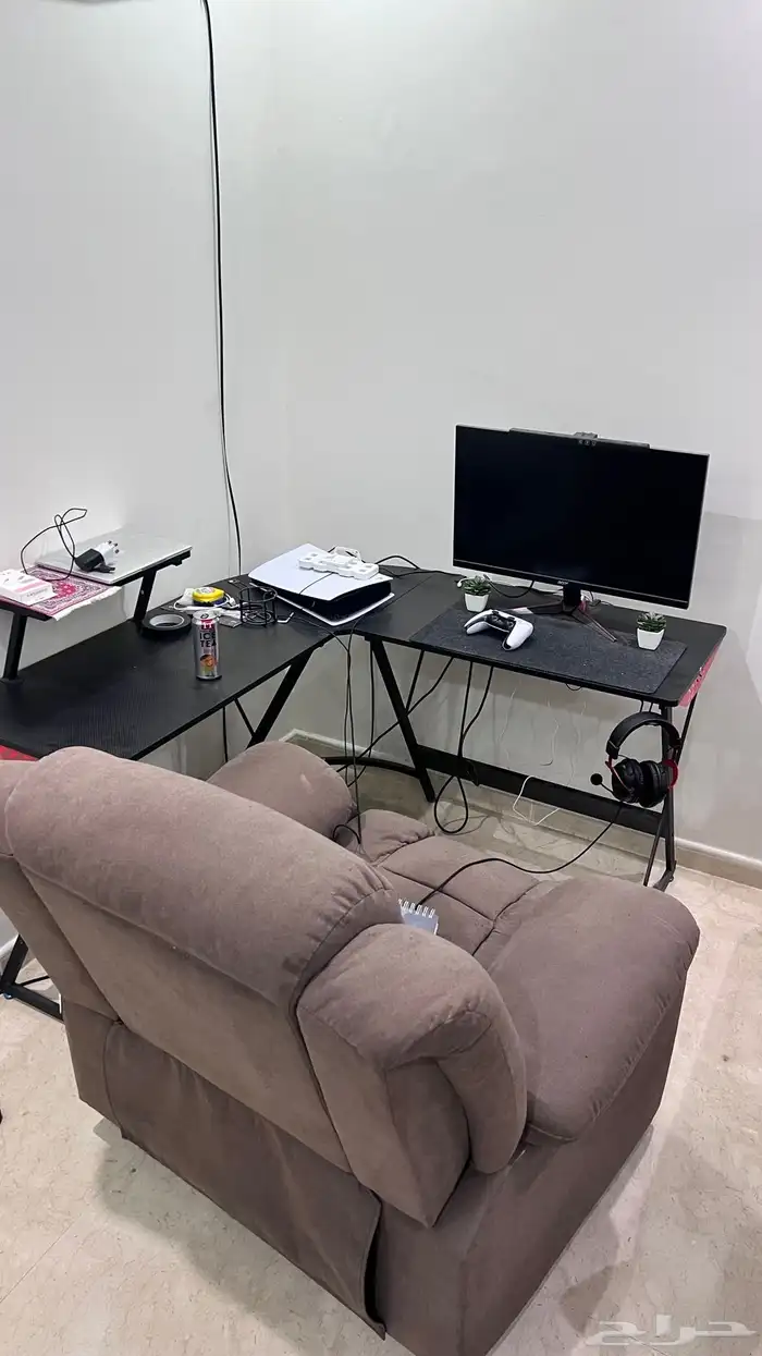 كنبة استرخاء مع طاولة 0