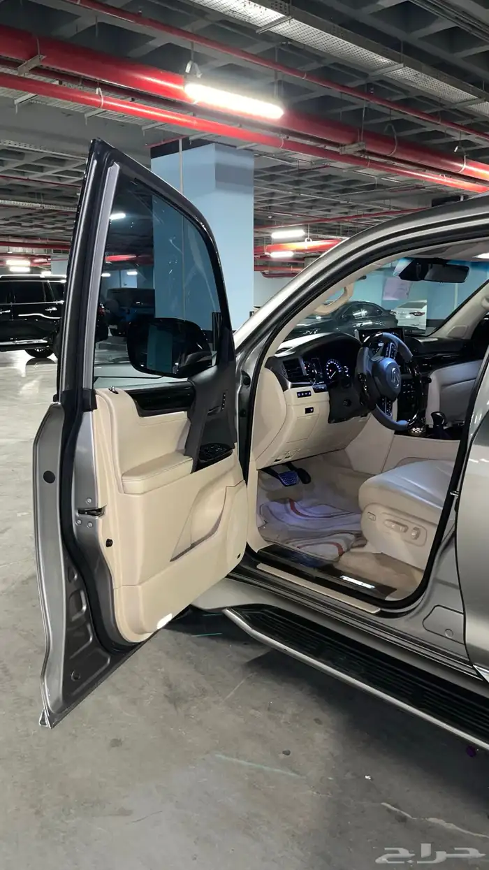 لكزس LX570 وارد عبد اللطيف جميل 2016 بحالة الوكالة 36