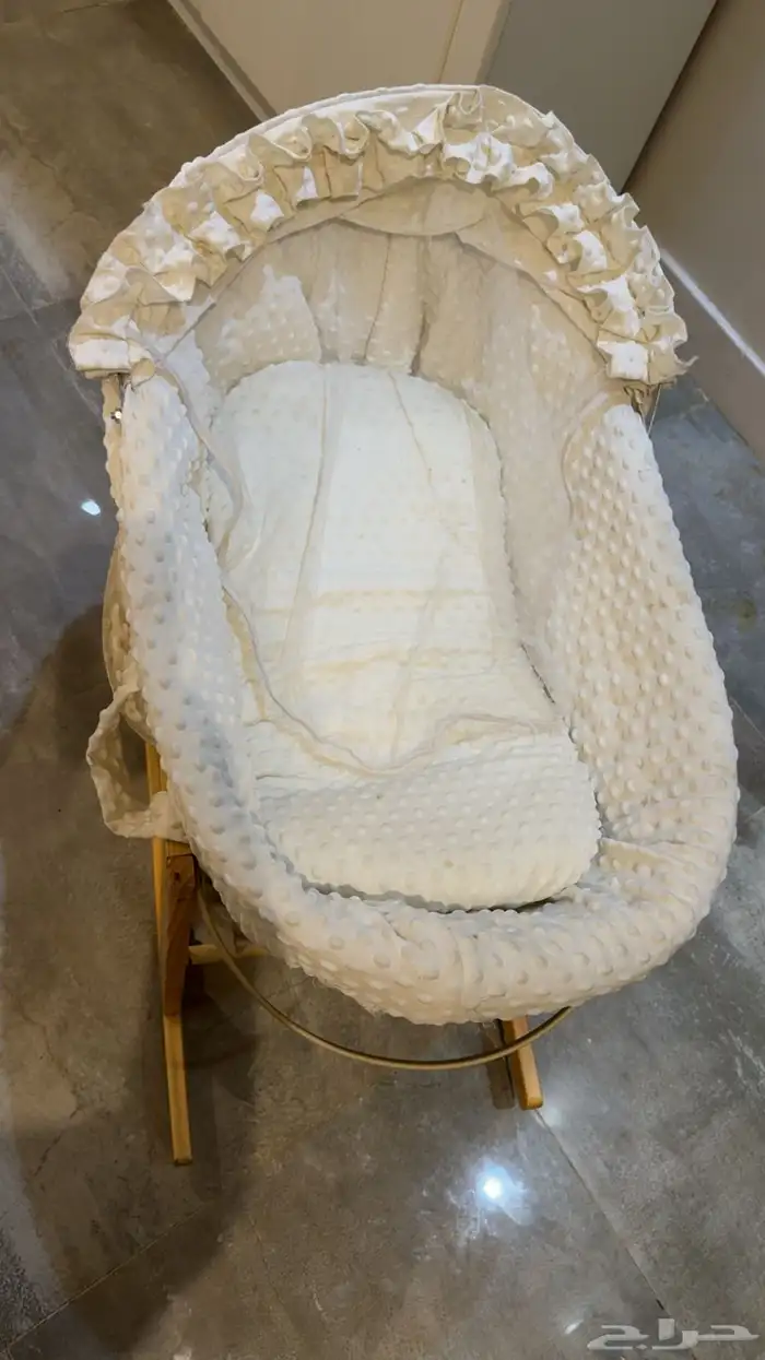 سرير اطفال 1