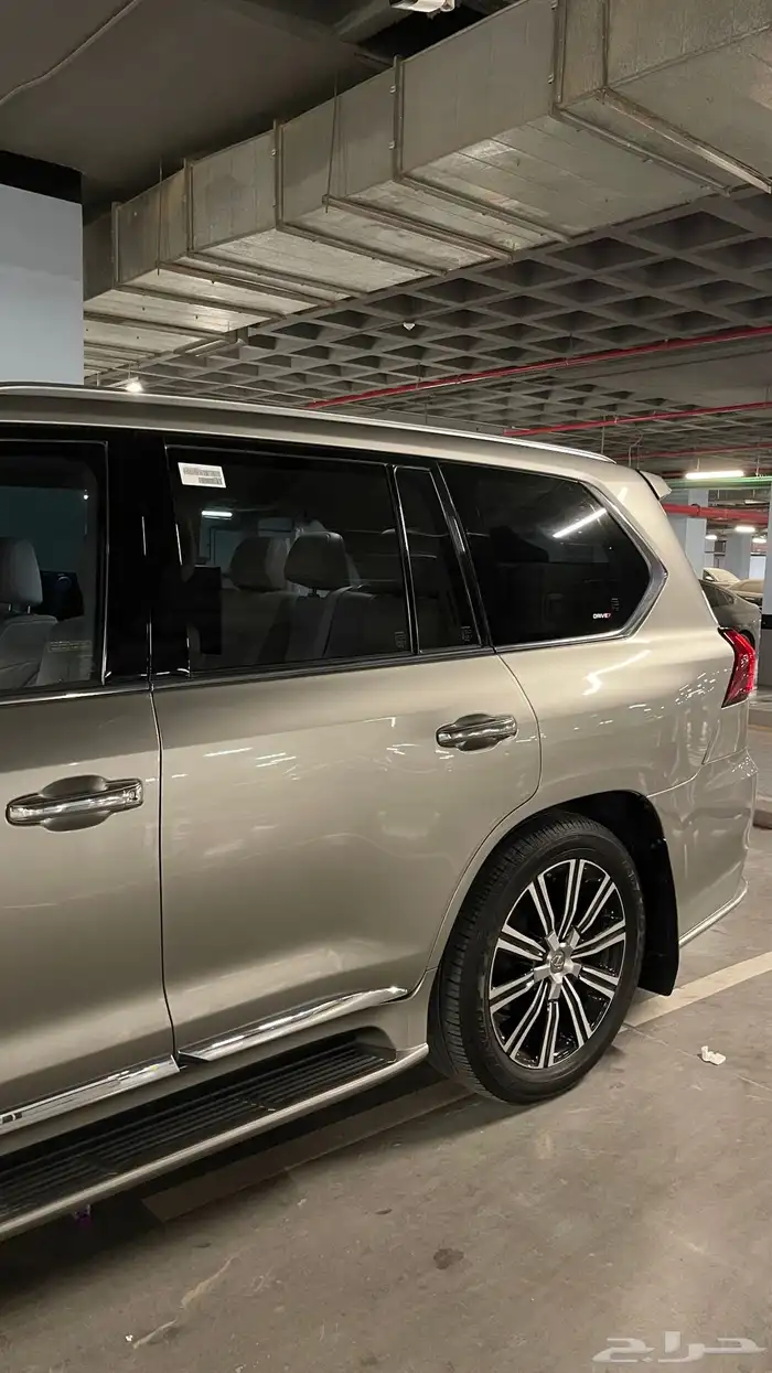 لكزس LX570 وارد عبد اللطيف جميل 2016 بحالة الوكالة 10