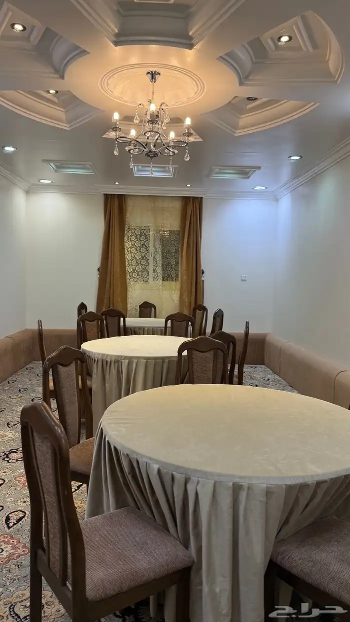 طاولات طعام بالمفرش بالطاولات 9