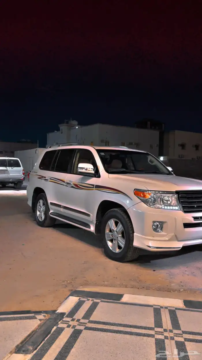 جيب لاندكروزر 2013 0