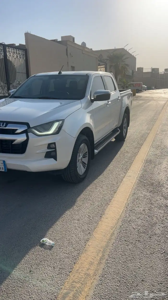 ايسوزو 21 الموديل 1