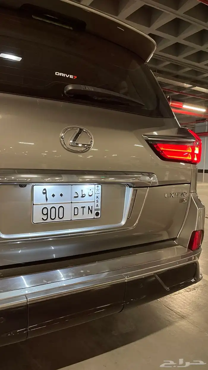 لكزس LX570 وارد عبد اللطيف جميل 2016 بحالة الوكالة 16