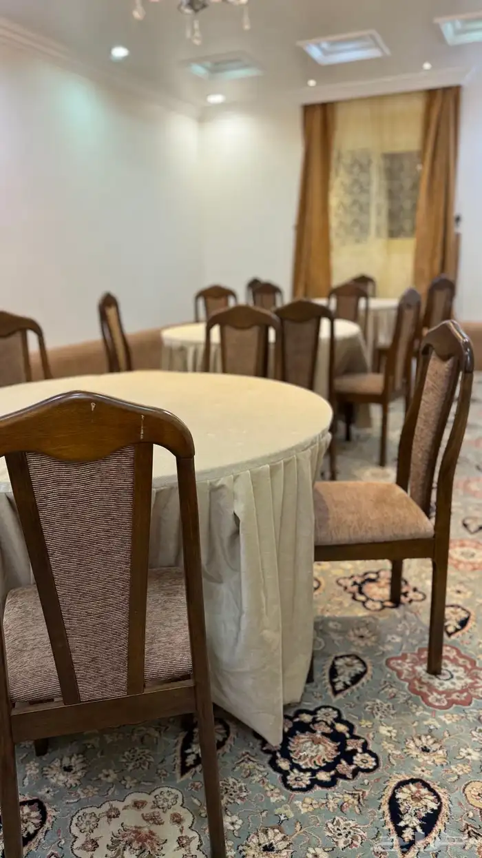 طاولات طعام بالمفرش بالطاولات 5