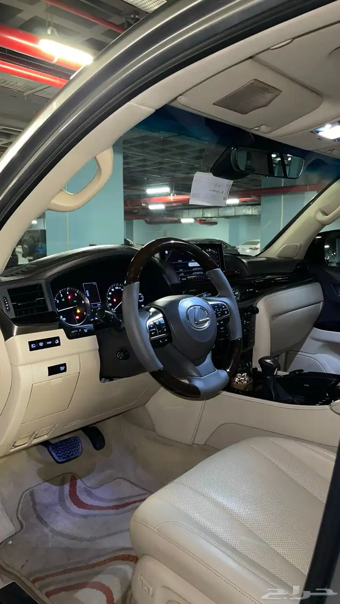 لكزس LX570 وارد عبد اللطيف جميل 2016 بحالة الوكالة 40