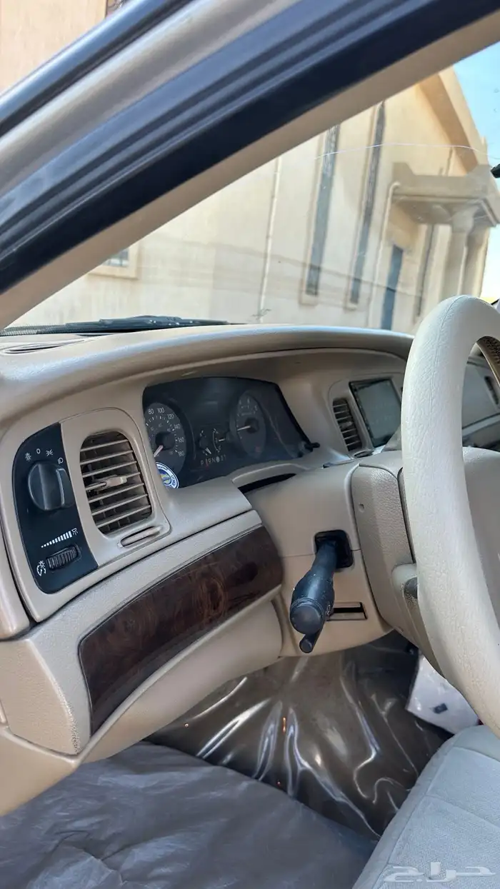 فورد ماركيز نضيف للبيع 12