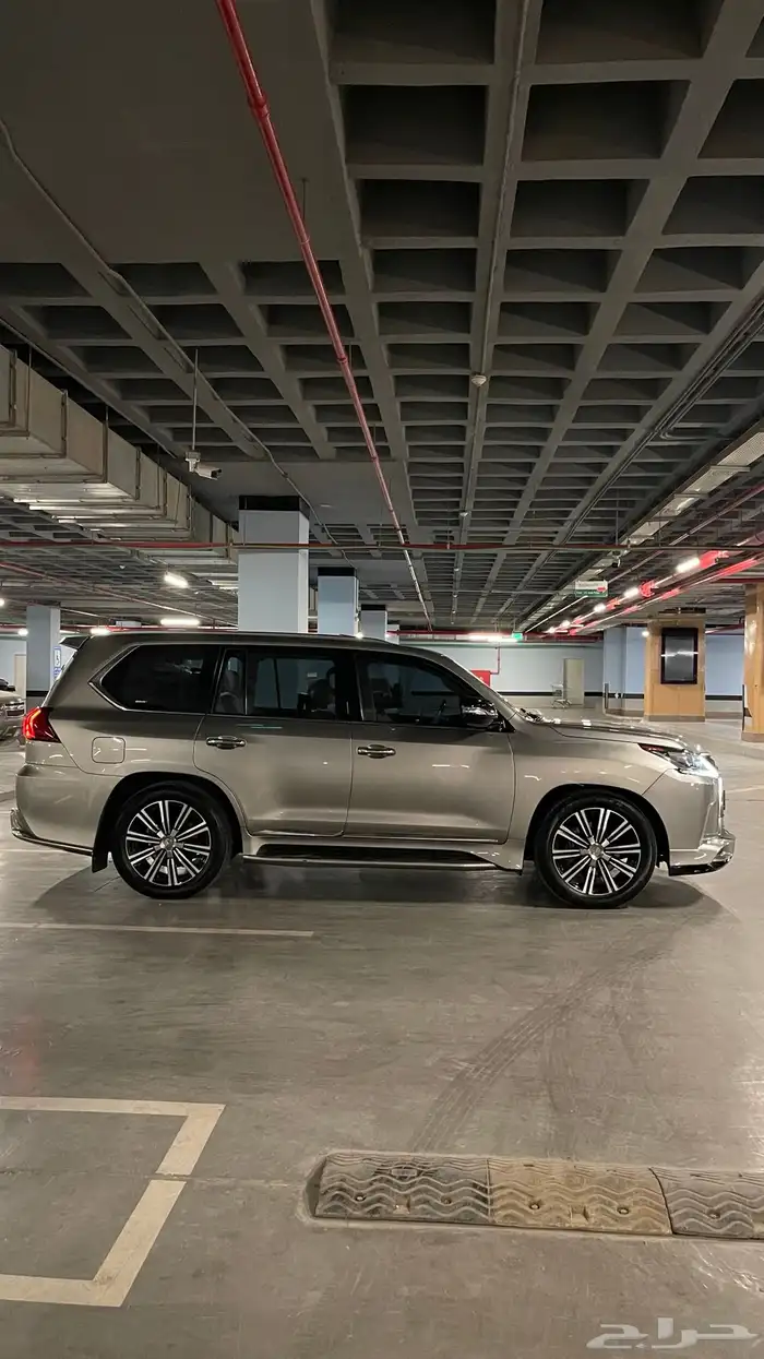 لكزس LX570 وارد عبد اللطيف جميل 2016 بحالة الوكالة 5
