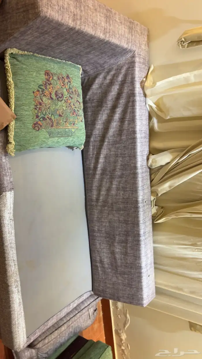 السلام عليكم ورحمة الله وبركاته كنب للبيع 1