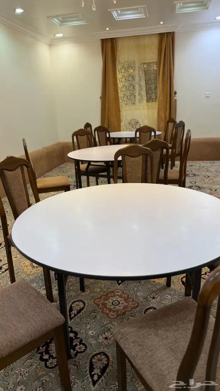 طاولات طعام بالمفرش بالطاولات 4