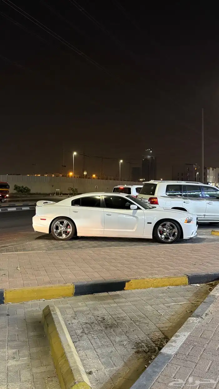دوج تشارجر 16