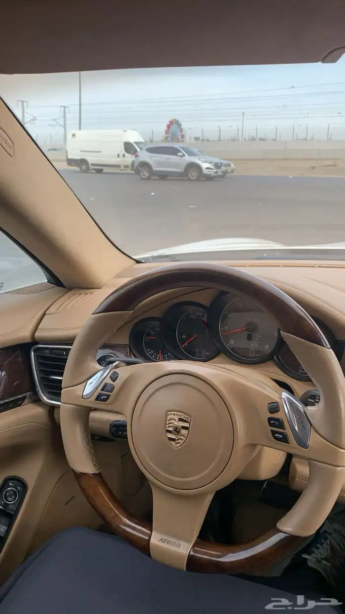 بورش باناميرا شبه مخزن للبيع او بدل مناسب 15
