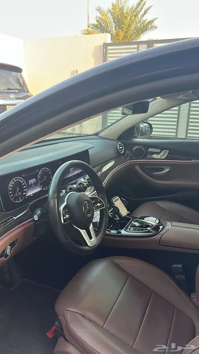 مرسيدس E300 اسود 2020 زر واحد 8