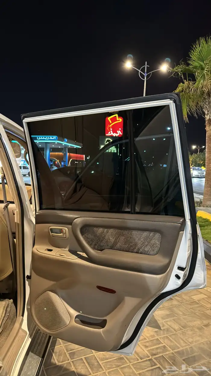 جيب لانكروزر GX 2001 16