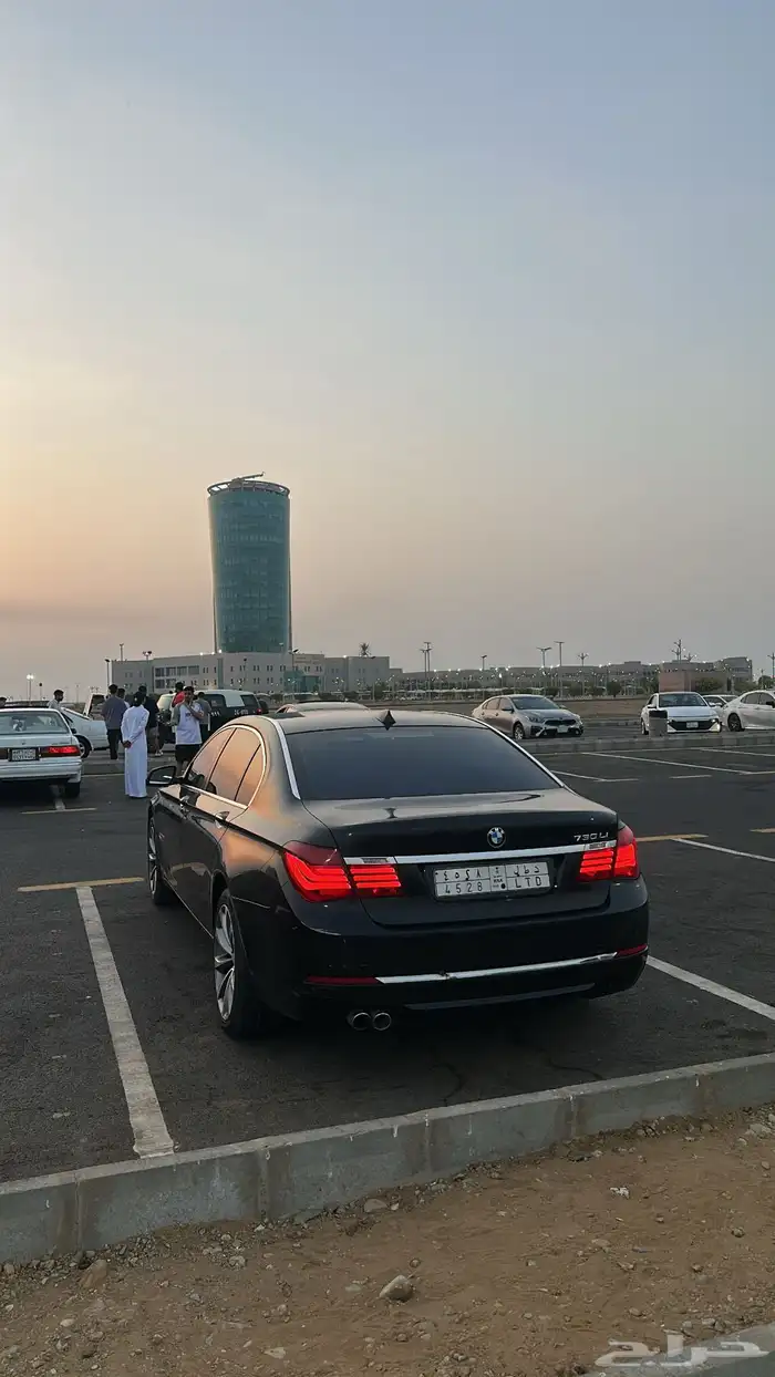 بي ام دبليو الفئة السابعة 730li 4