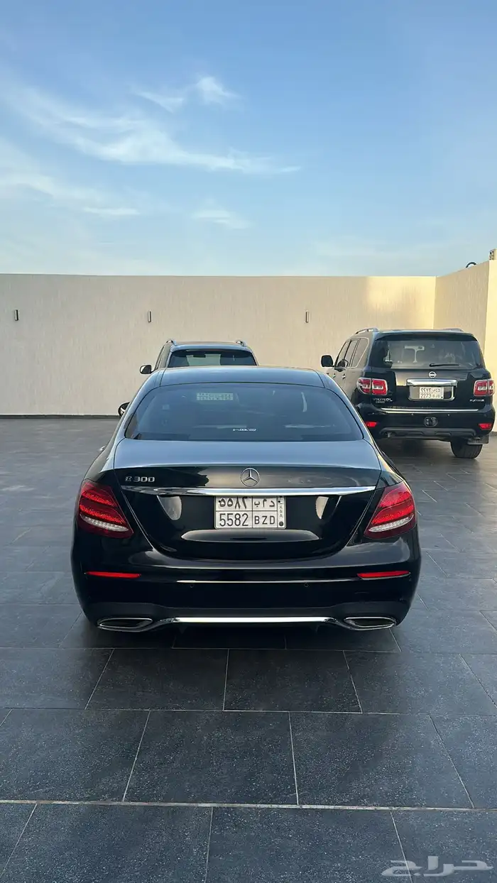 مرسيدس E300 اسود 2020 زر واحد 5