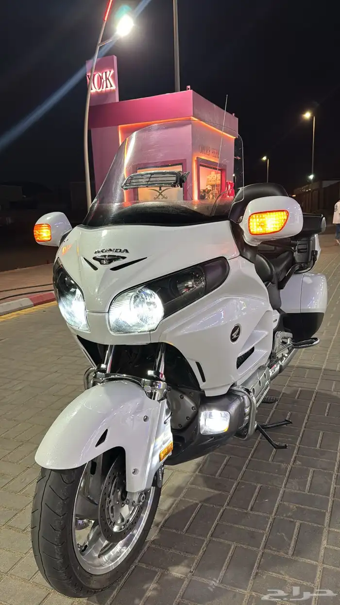 هوندا GOLDWING لي يل 3 موديل 2015 11