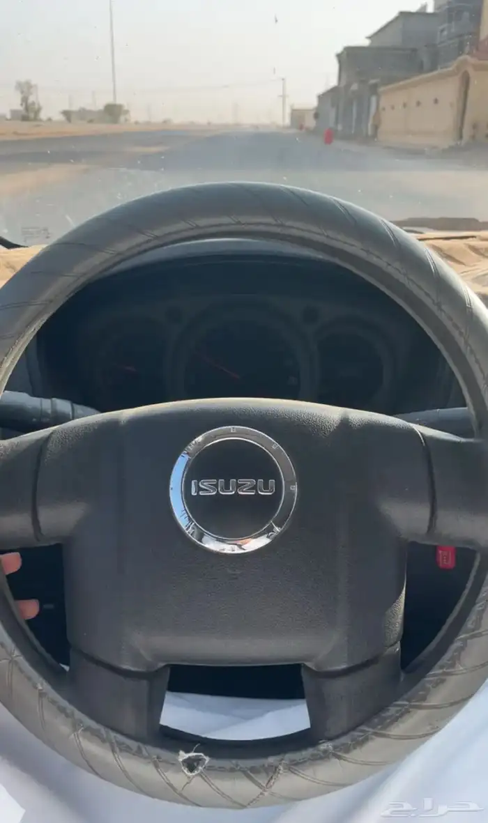 ايسوزو ديماكس 2010 LS 1