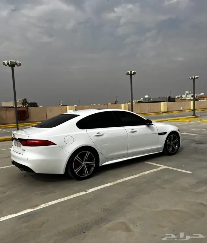 جاكور XF R 2