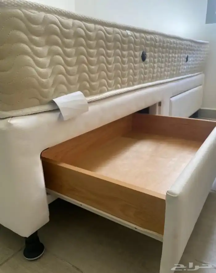 6 اسرة للبيع مع مراتبها 9
