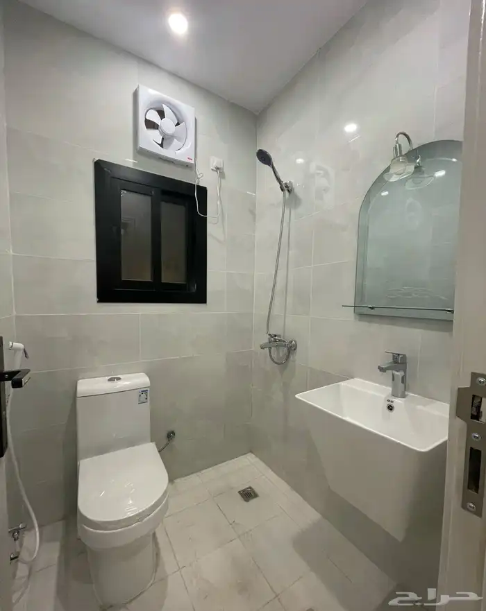 فرصة عقارية شقة تمليك 6 غرف بطحاء قريش ب 560 اطلالة ش تجاري 2