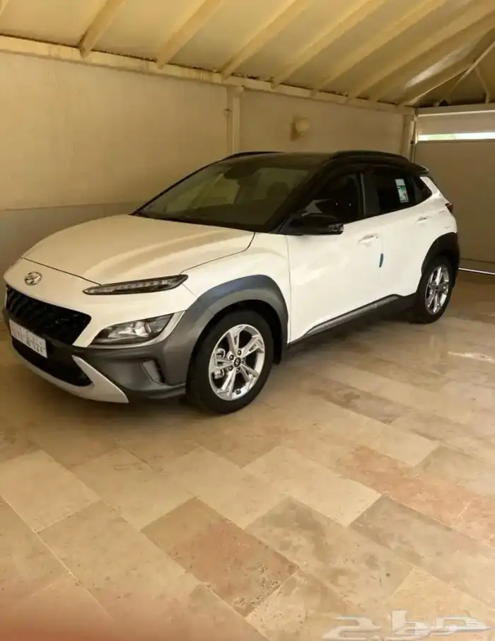 هونداي كونا 2022 أبيض سقف أسود 1