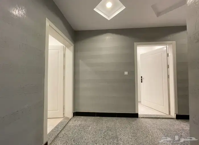 فرصة عقارية شقة تمليك 6 غرف بطحاء قريش ب 560 اطلالة ش تجاري 5