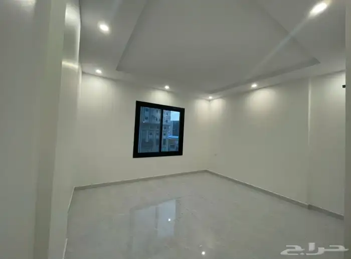 فرصة عقارية شقة تمليك 6 غرف بطحاء قريش ب 560 اطلالة ش تجاري 1