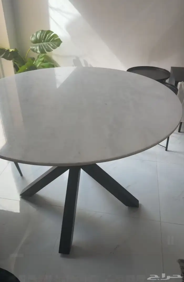 طاولة طعام رخام وشاشة ذكيه ماركة دورا 0