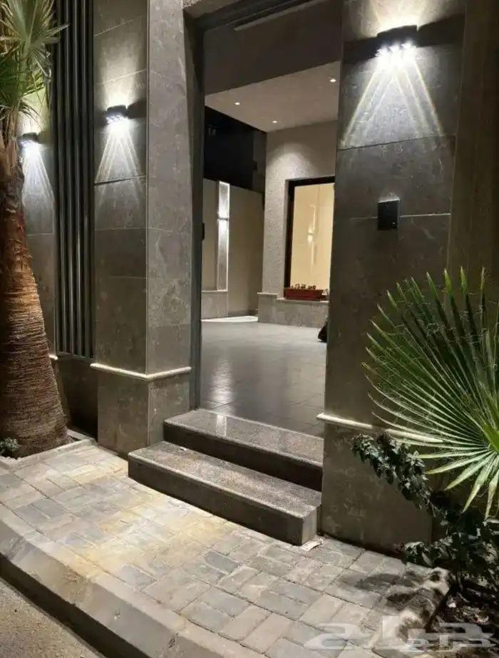 فيلا درج داخلي وشقتين حي المونسيه 1