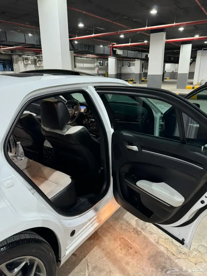 كرايسلر s300 5.7 2018 مباااع مبااع 18