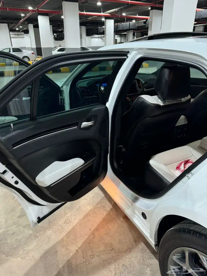 كرايسلر s300 5.7 2018 مباااع مبااع 22