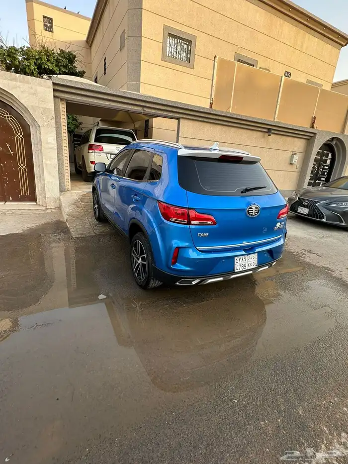 سيارة فاو FAW x40 نضيفه ممشى قليل 0
