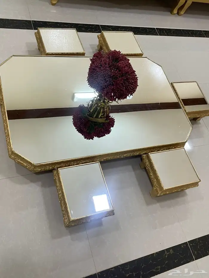 طاولة للبيع 6