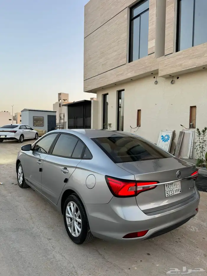 ام جي 5 2023 5