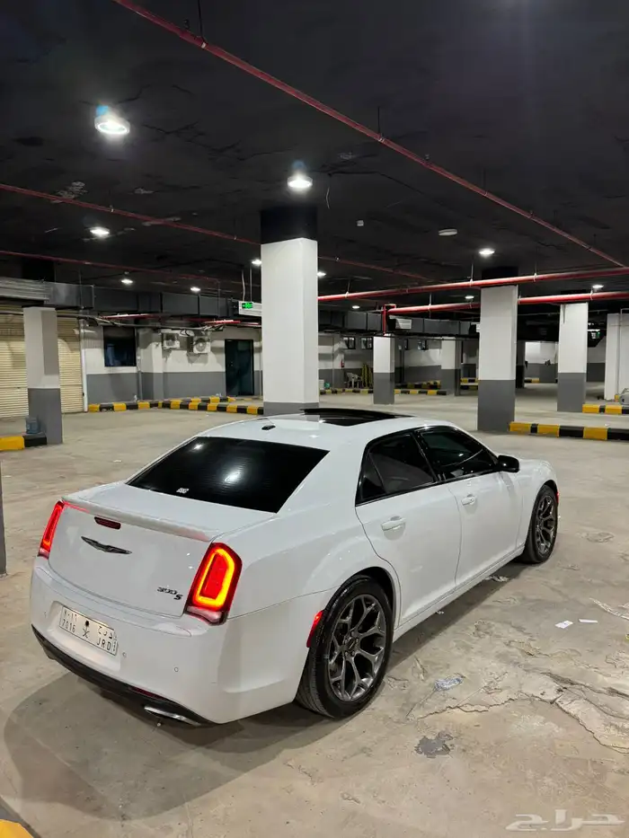 كرايسلر s300 5.7 2018 مباااع مبااع 5