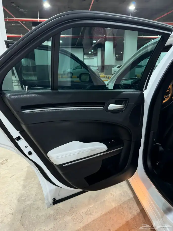 كرايسلر s300 5.7 2018 مباااع مبااع 17
