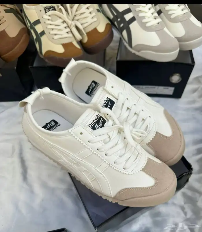 شوزات 19