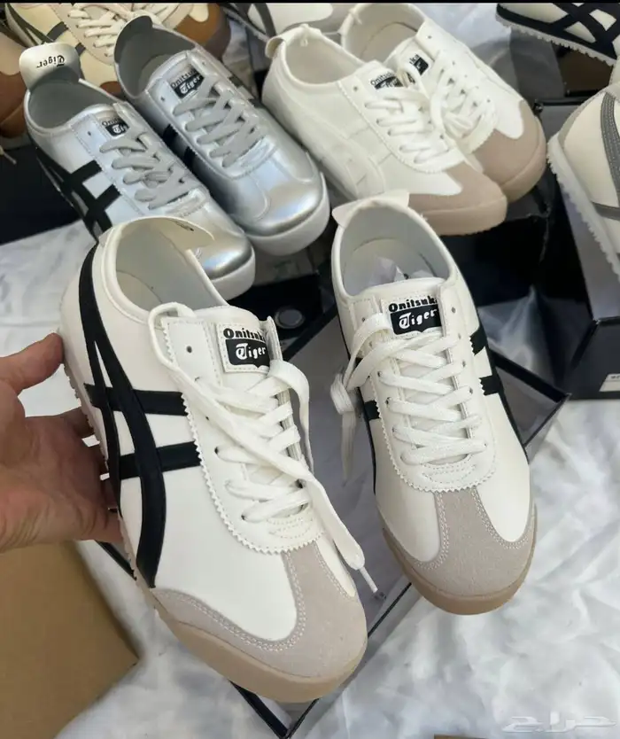 شوزات 23