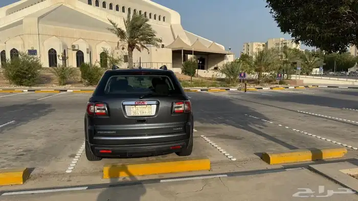جمس اكاديا 2013 4