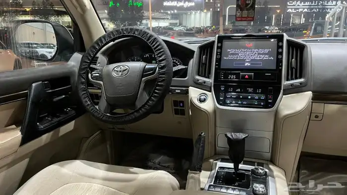 تويوتا لاندكروزر موديل 2020 ديزل 15