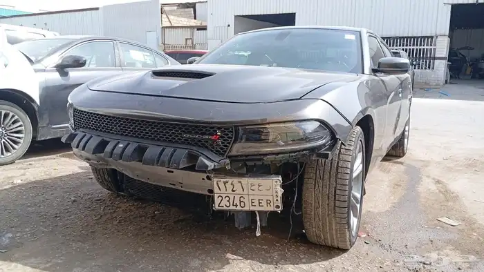 تشارجر 2022 مصدوم داخل احمر 12