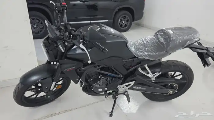 دباب هوندا CB300R موديل 2022 يوجد عدد من الالون 4