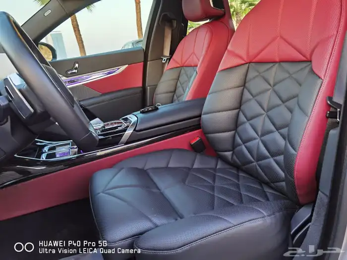 BMW 740 لون مميز داخلي وخارجي 3
