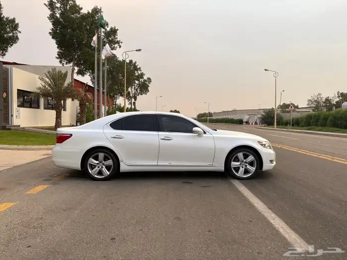 لكزس LS460 2010 شورت نظيف 5