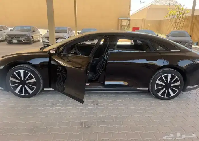 لوسيد اير بيور 2025 1