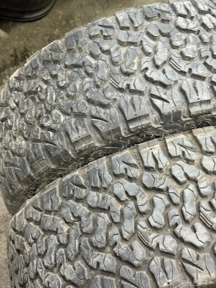 كفرات حجريه شبه جديد نظيفه مقاس 18-65-285 6