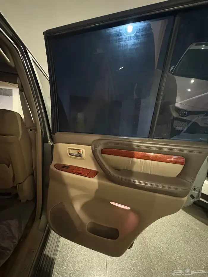 لكزس LX470 موديل 2001 34