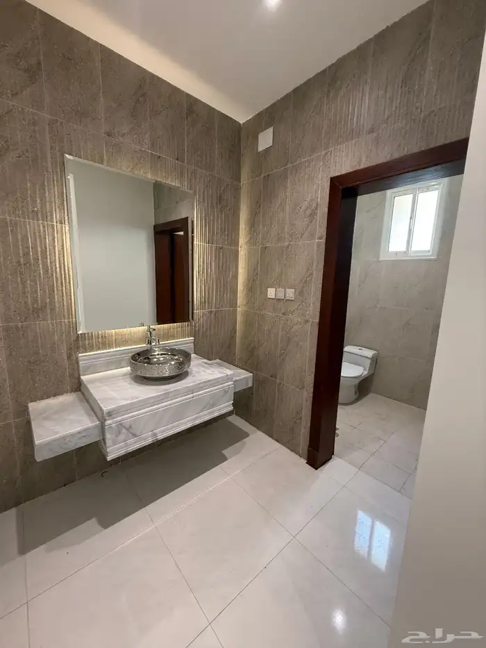للبيع فلل دورين وملحق vipالإسكان بن بطي طريق ابها الخميس 15