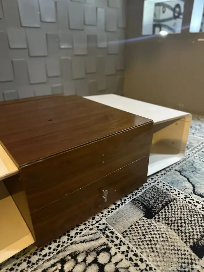 طاوله خدمه مع مفرش بيع ب 350 نظيف 5